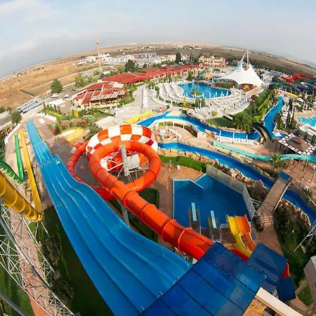 Aqua Dolphin Otel 3*