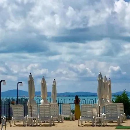 Aqua Dolphin Отель 3*