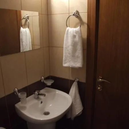 Отель Aqua Dolphin 3*