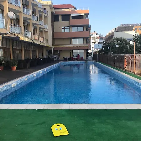 Hotel Aqua Dolphin 3*